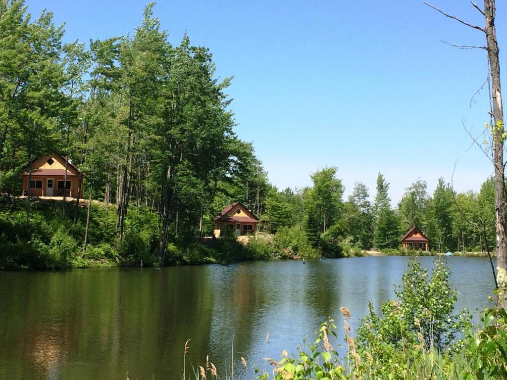 Paradis Sauvage Geronimo Saint-Etienne-de-Bolton 外观 照片